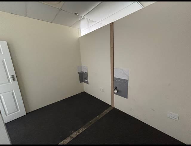48M² OFFICE TO LET IN LA LUCIA